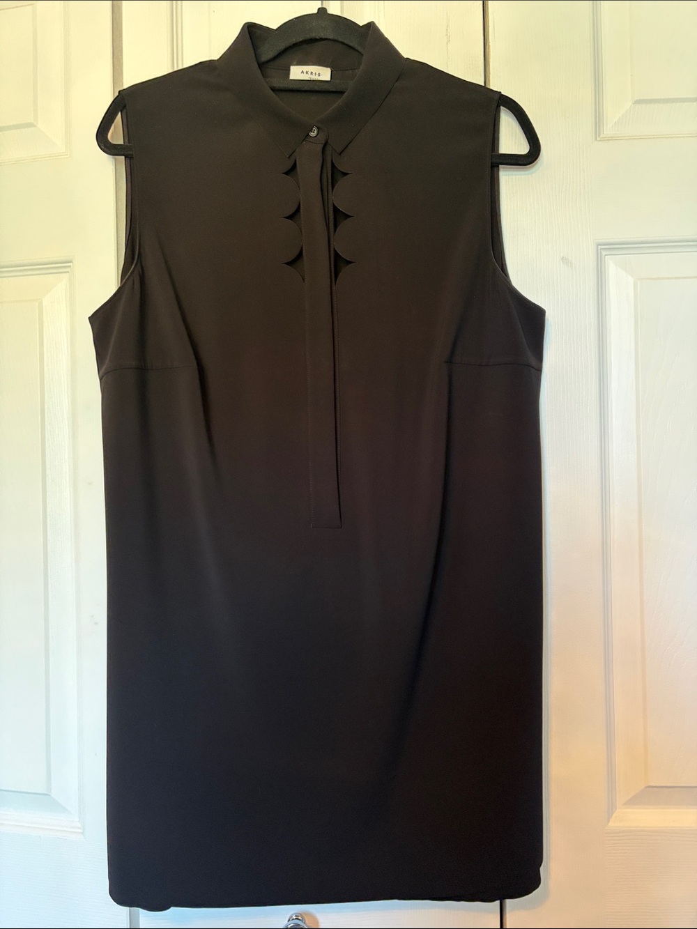 Akris Punto Black Sleeveless Shift Top with Scallop Placket Detail